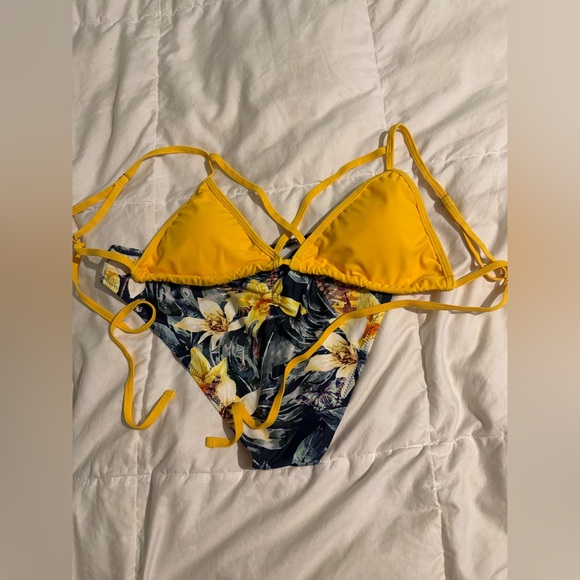 Cupshe Yellow and tropical print bikini - Picture 7 of 9